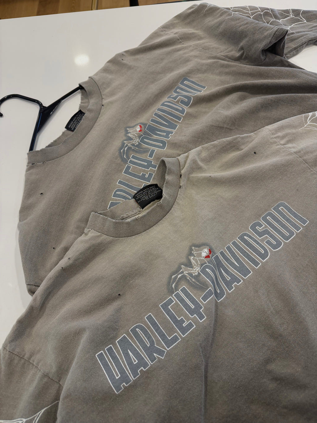 Grey/beige washed spider long sleeve