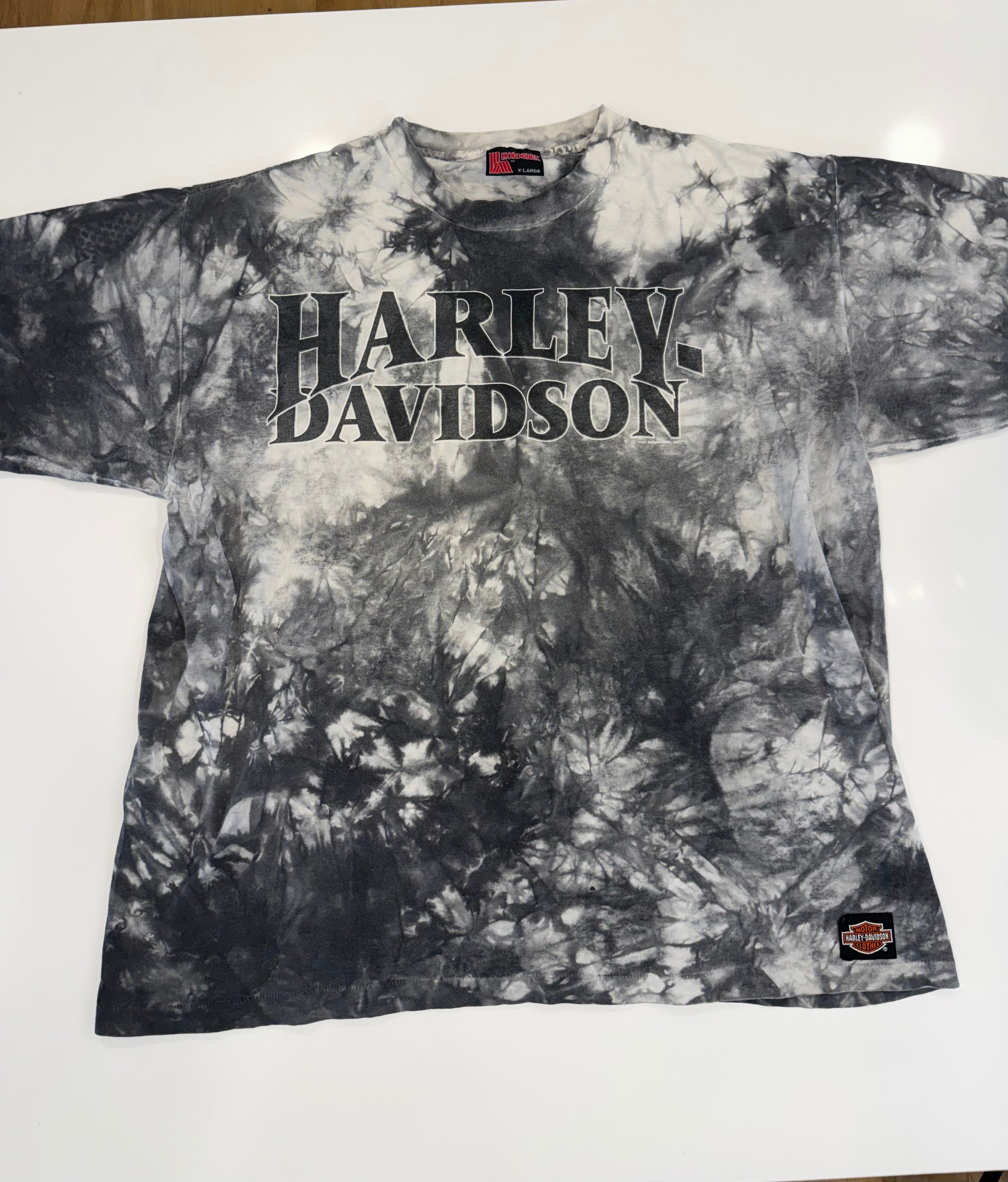 Grey and white tie dye tee