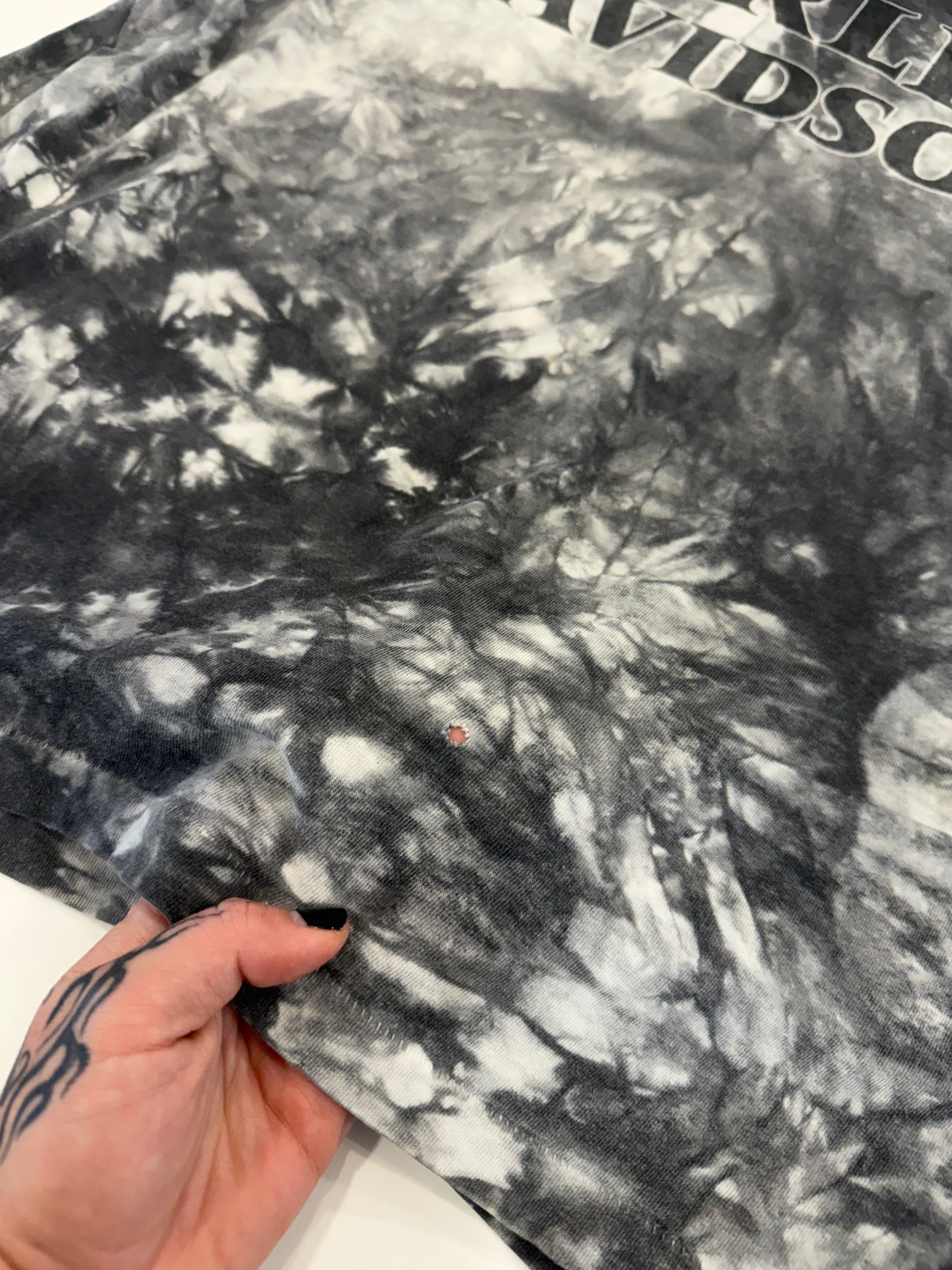 Grey and white tie dye tee