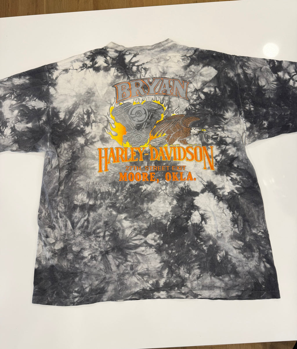 Grey and white tie dye tee