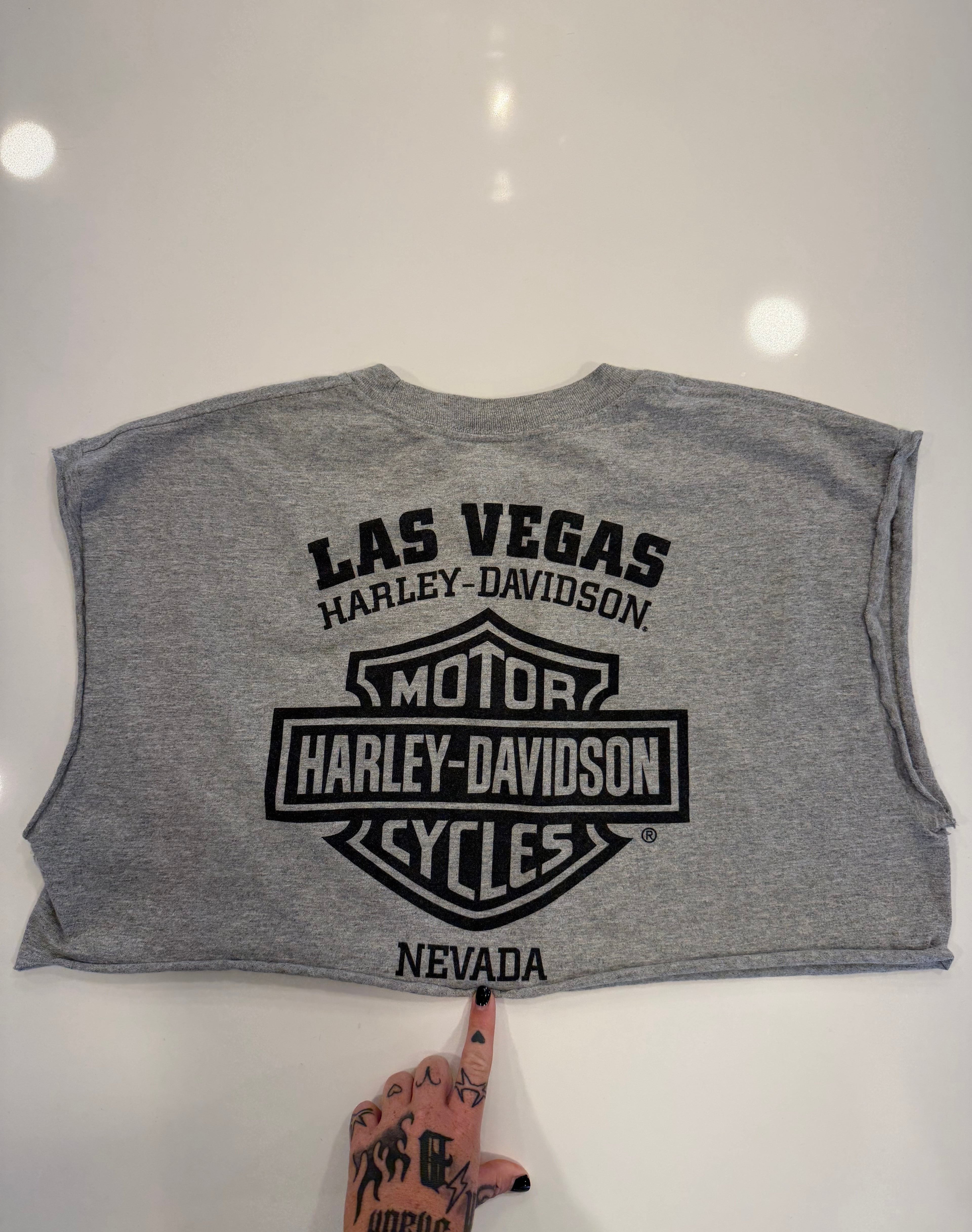 Las vegas cropped tee