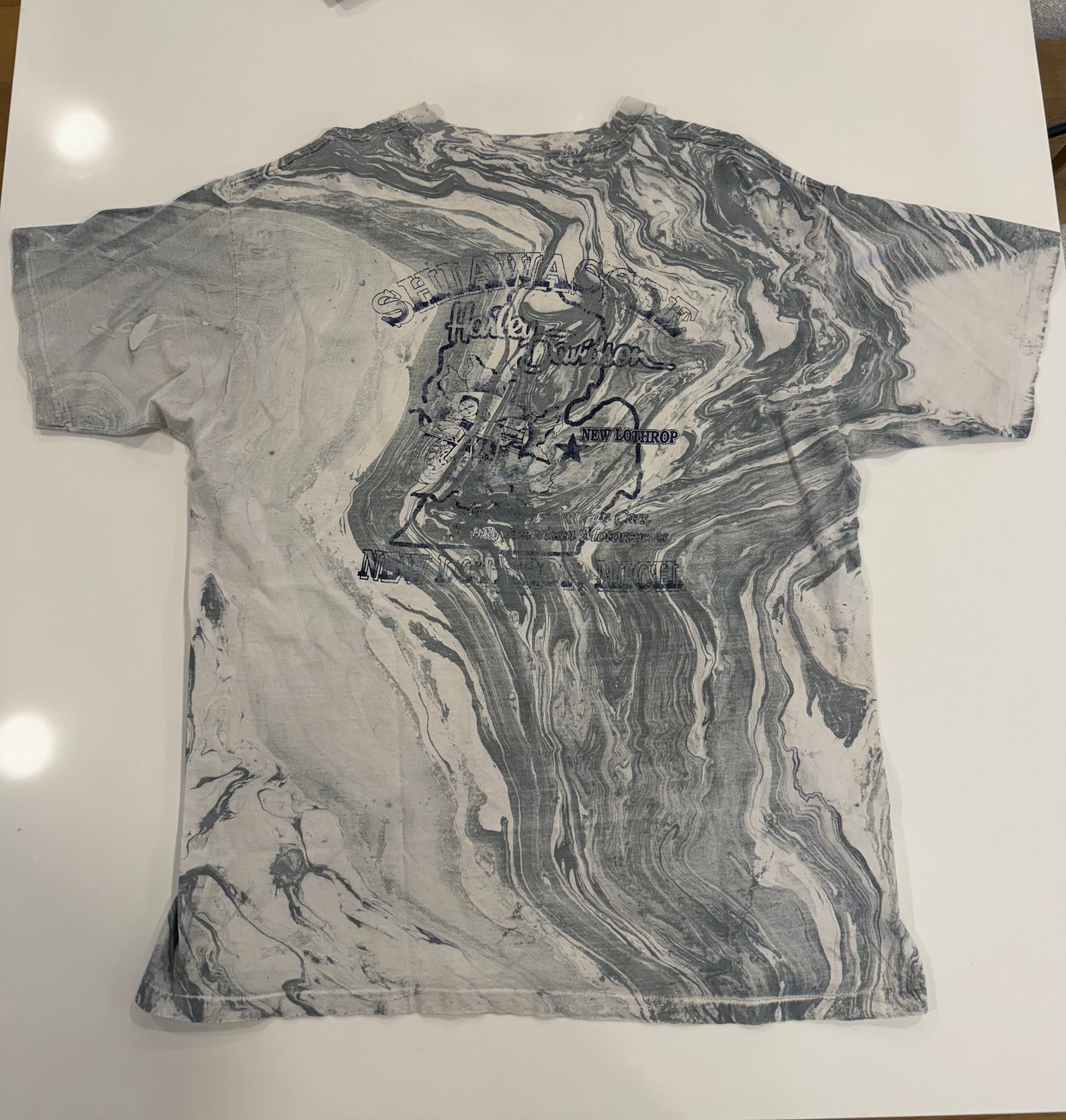 Grey and white marble tee