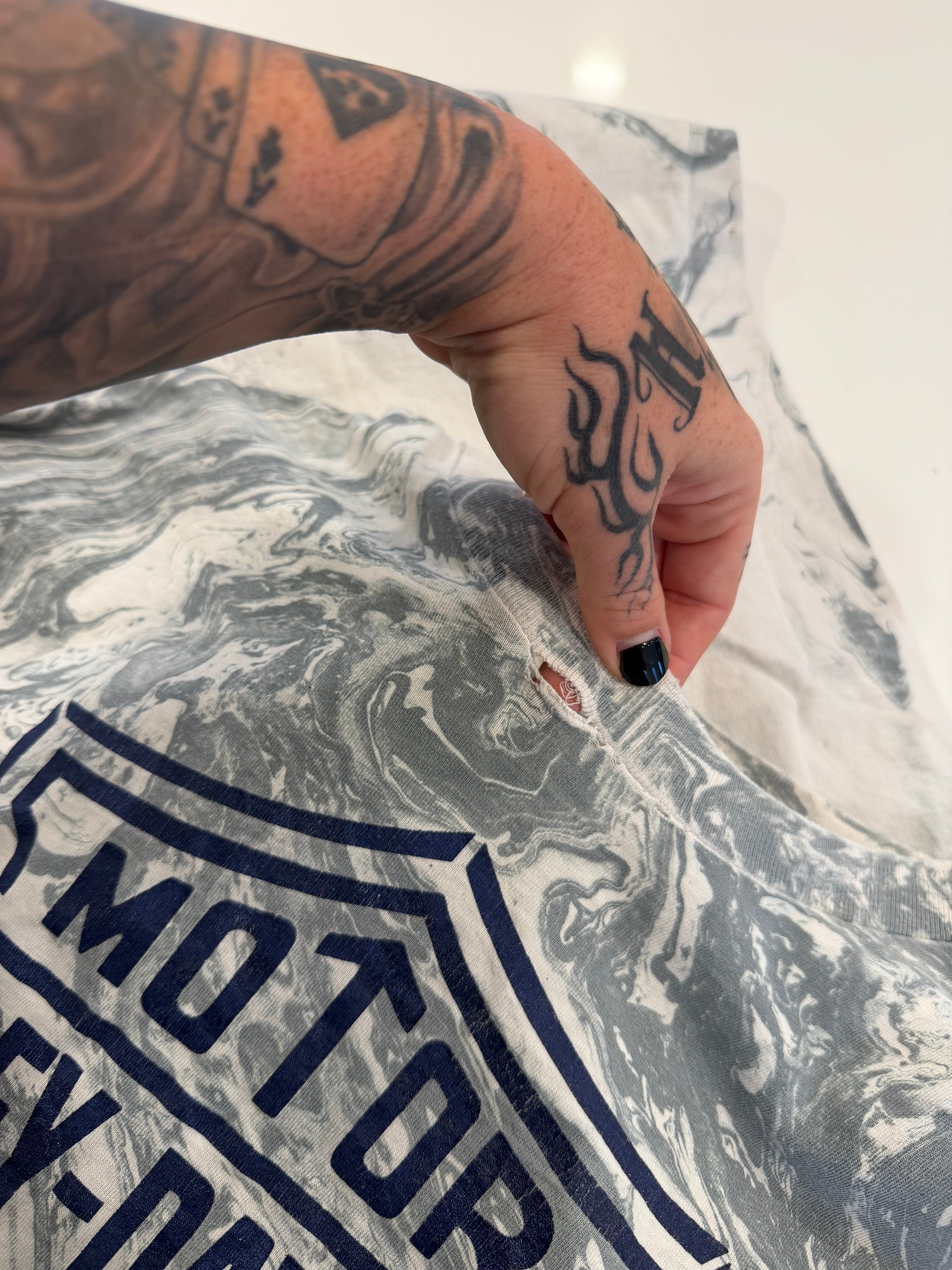 Grey and white marble tee