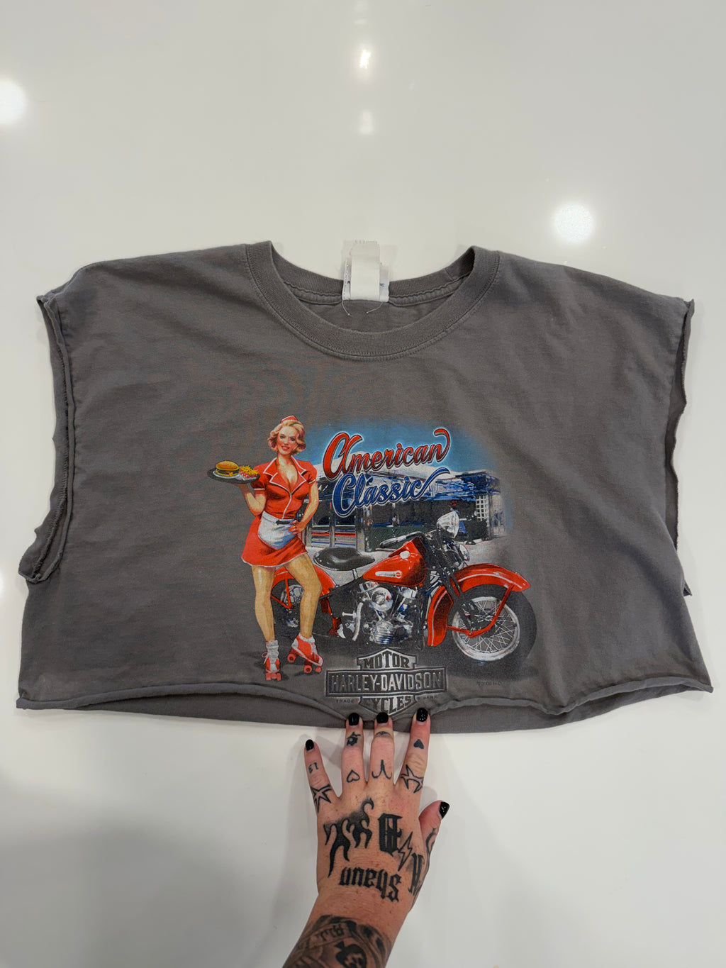 Myrtle Beach grey pin up cropped tee