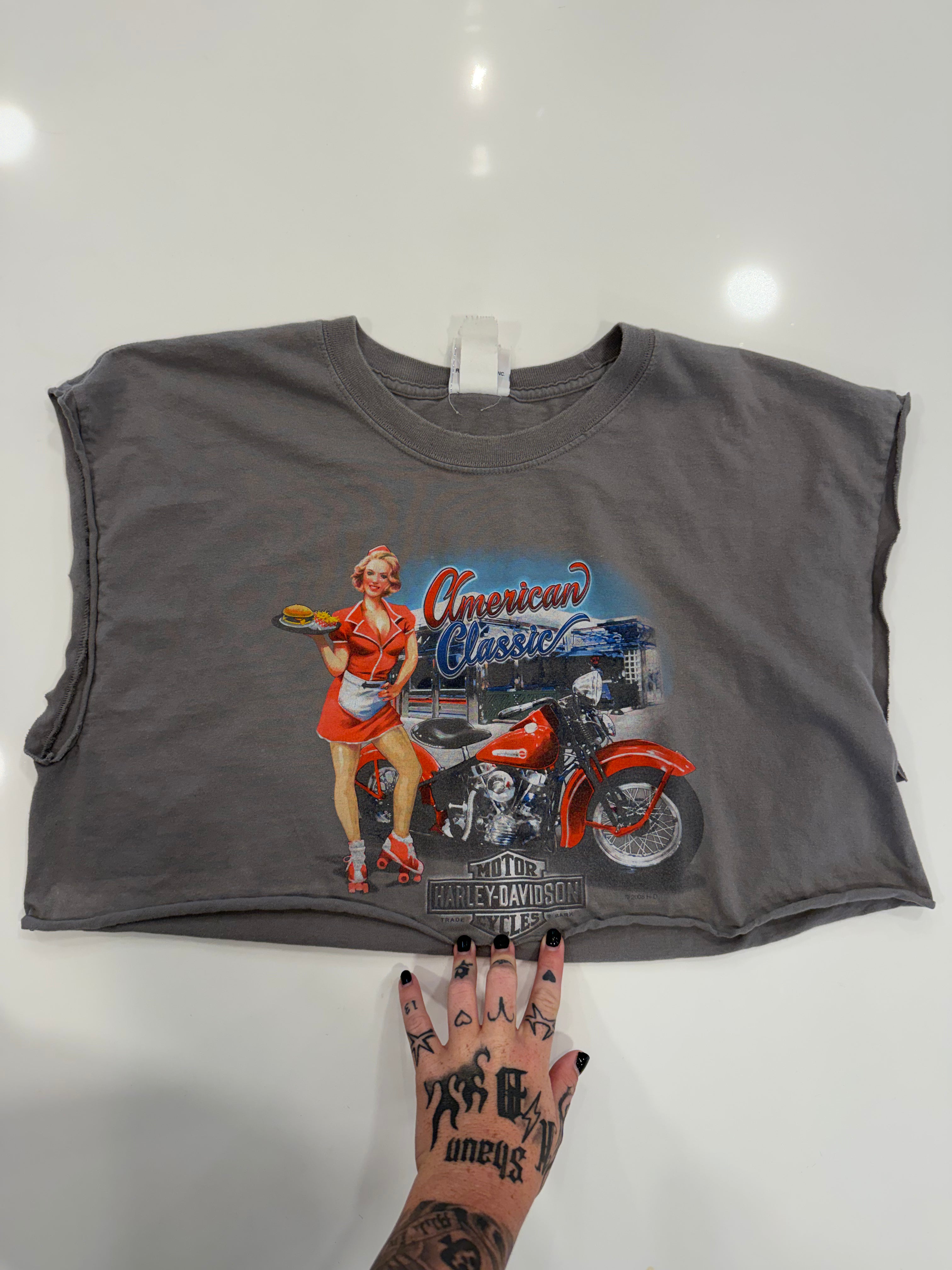 Myrtle Beach grey pin up cropped tee