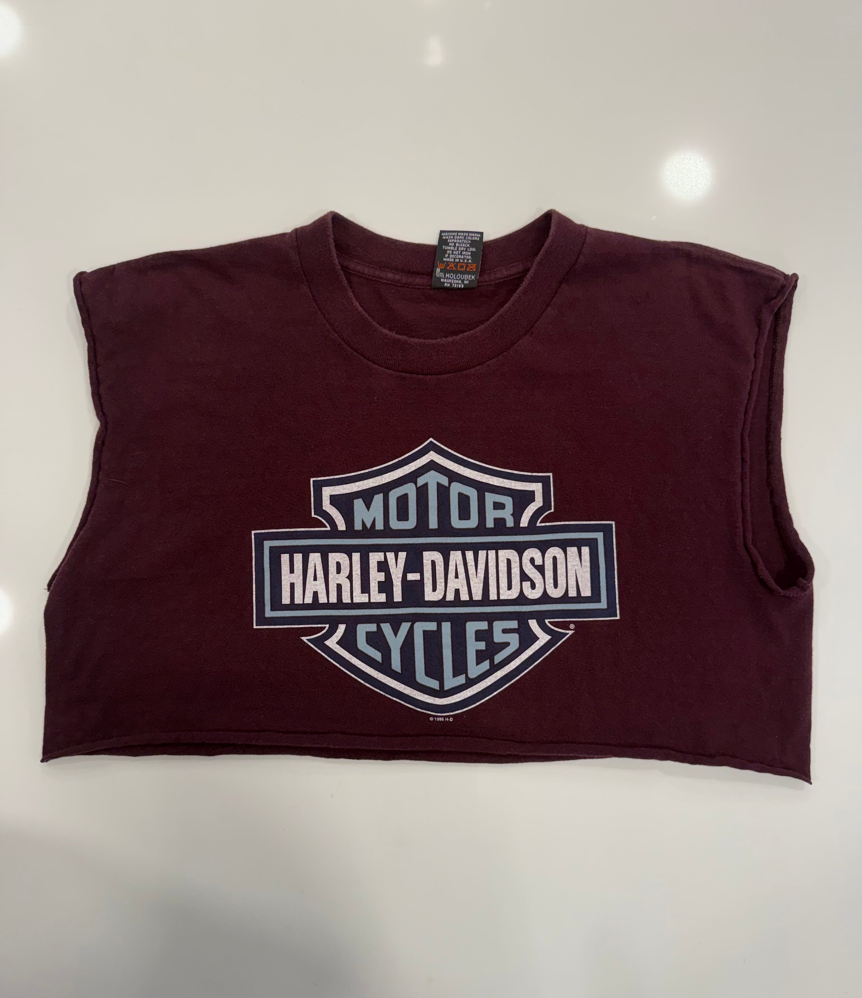 Manchester NH maroon cropped tee