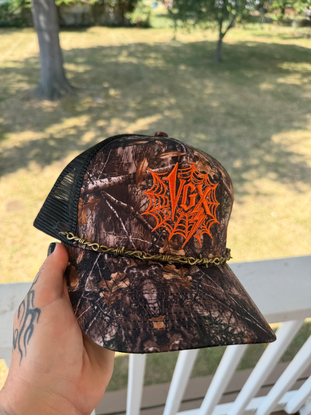 Bronze barb wire hat chain