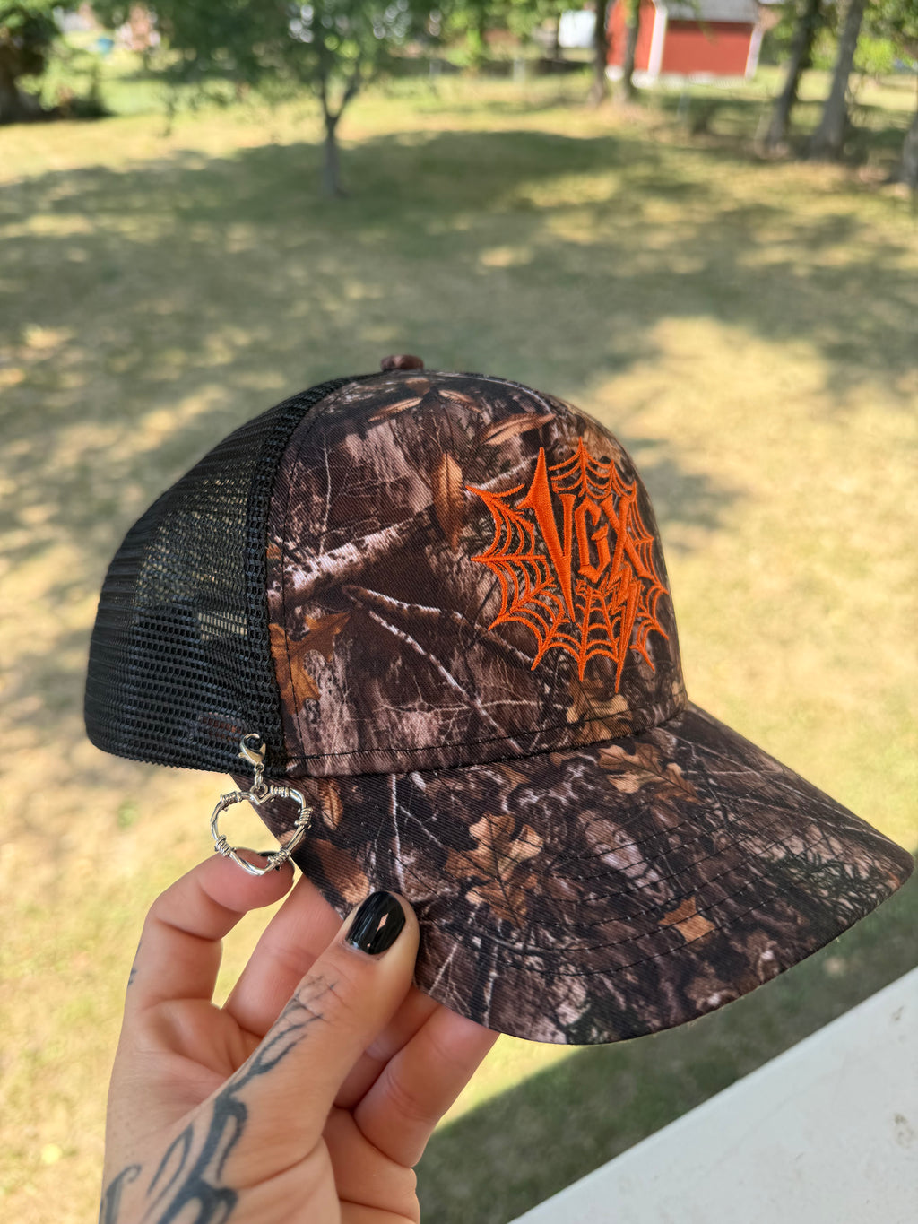 Silver barb wire heart hat chain