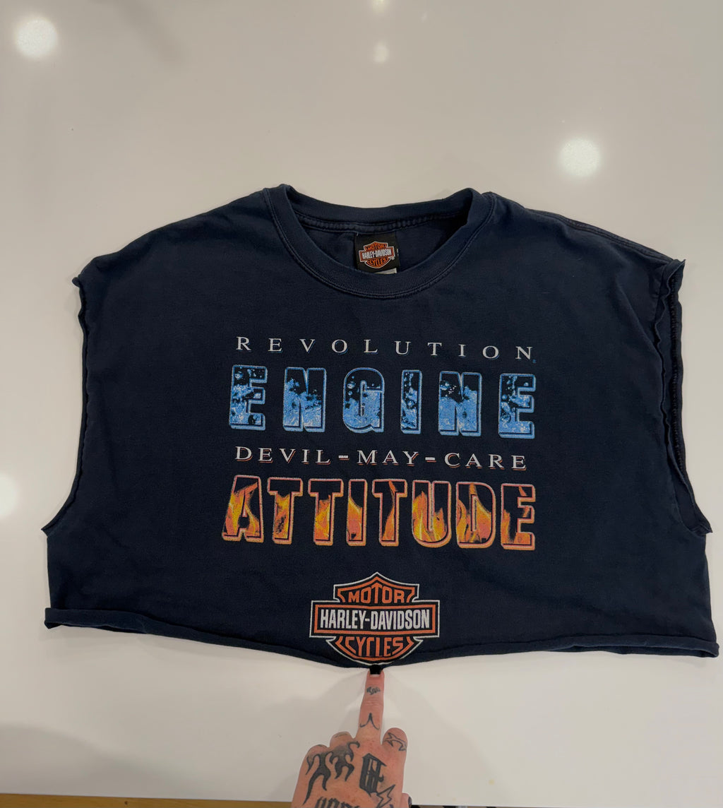 Attitude cropped tee