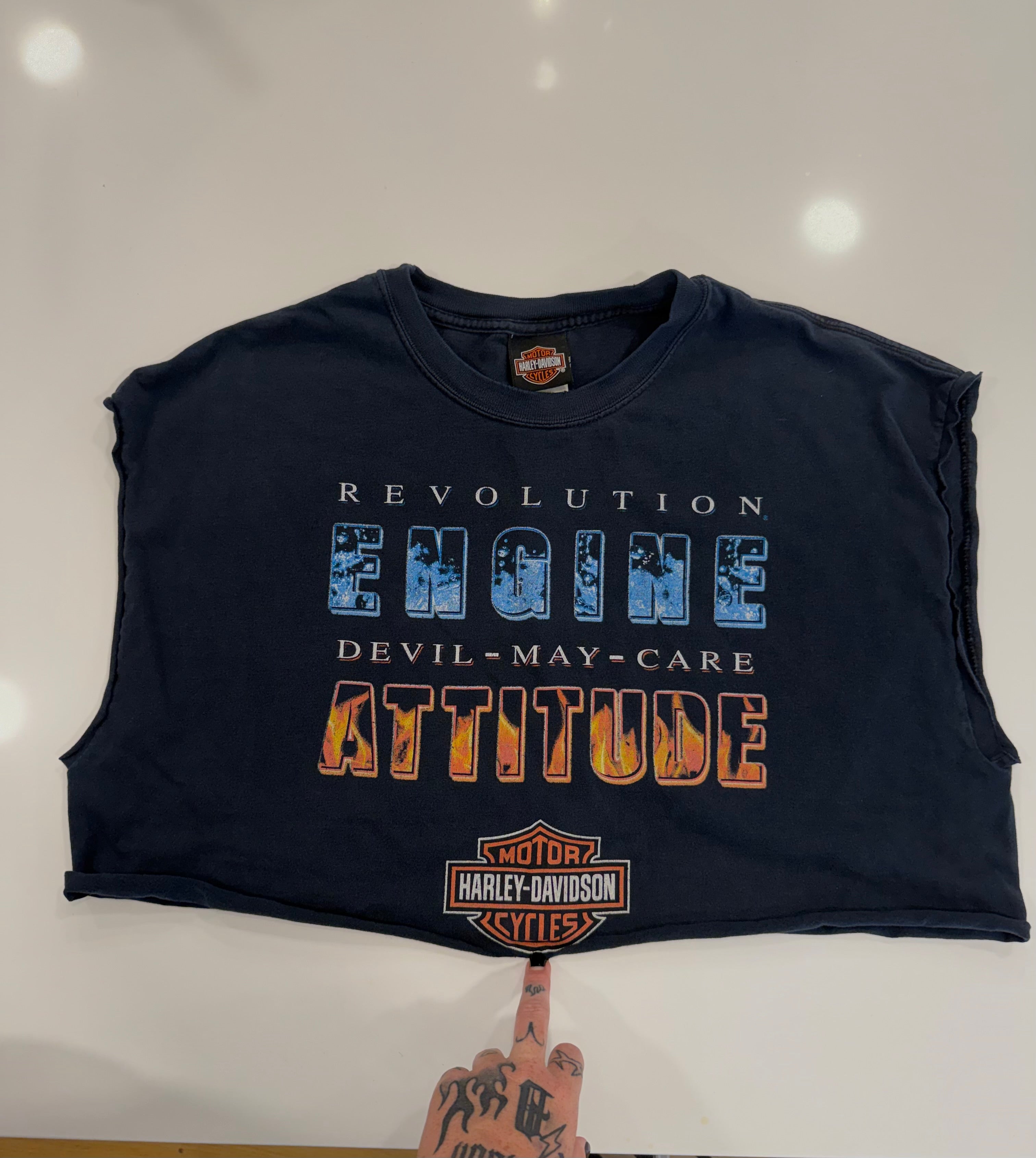 Attitude cropped tee