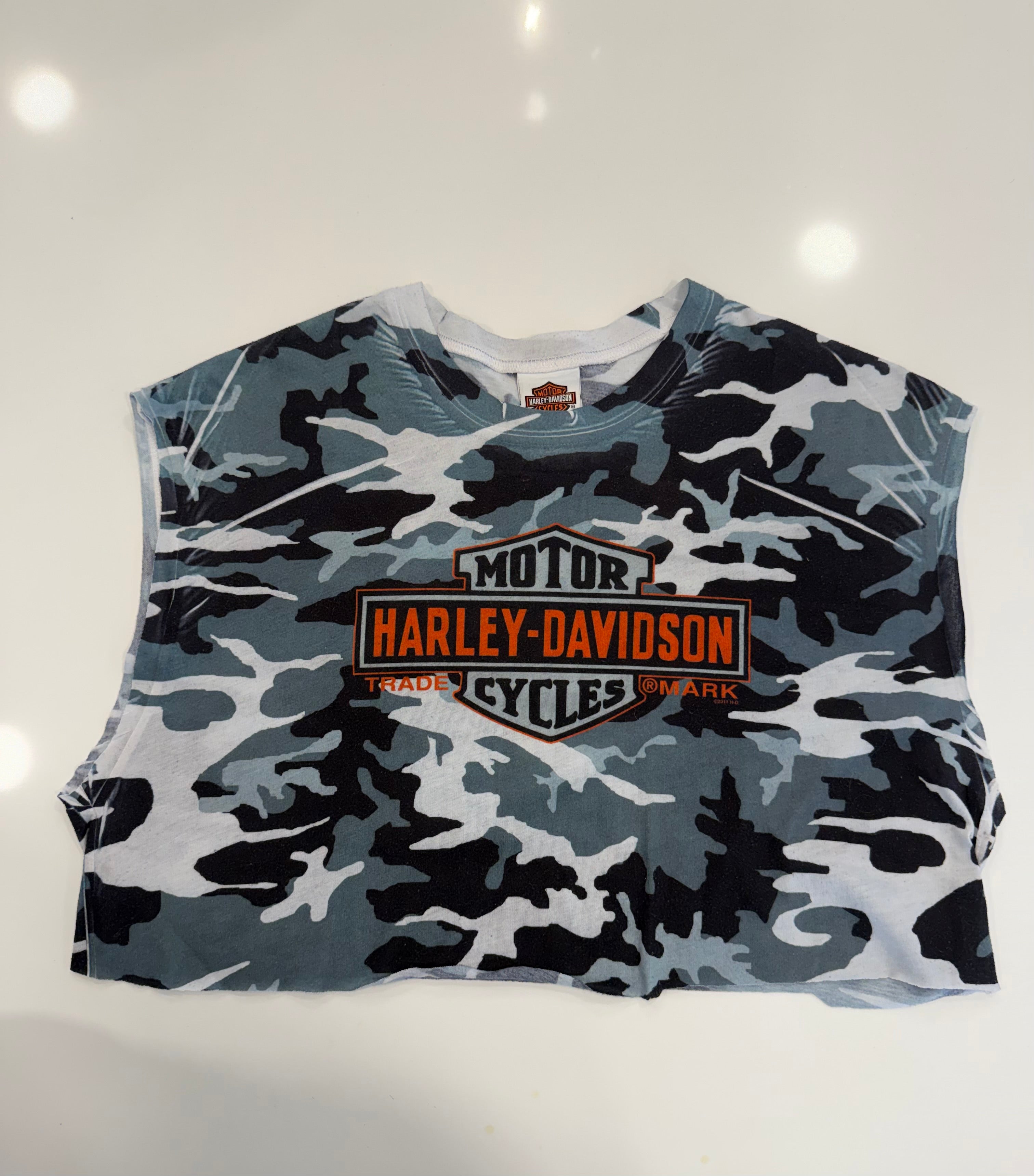 South Dakota camo cropped tee