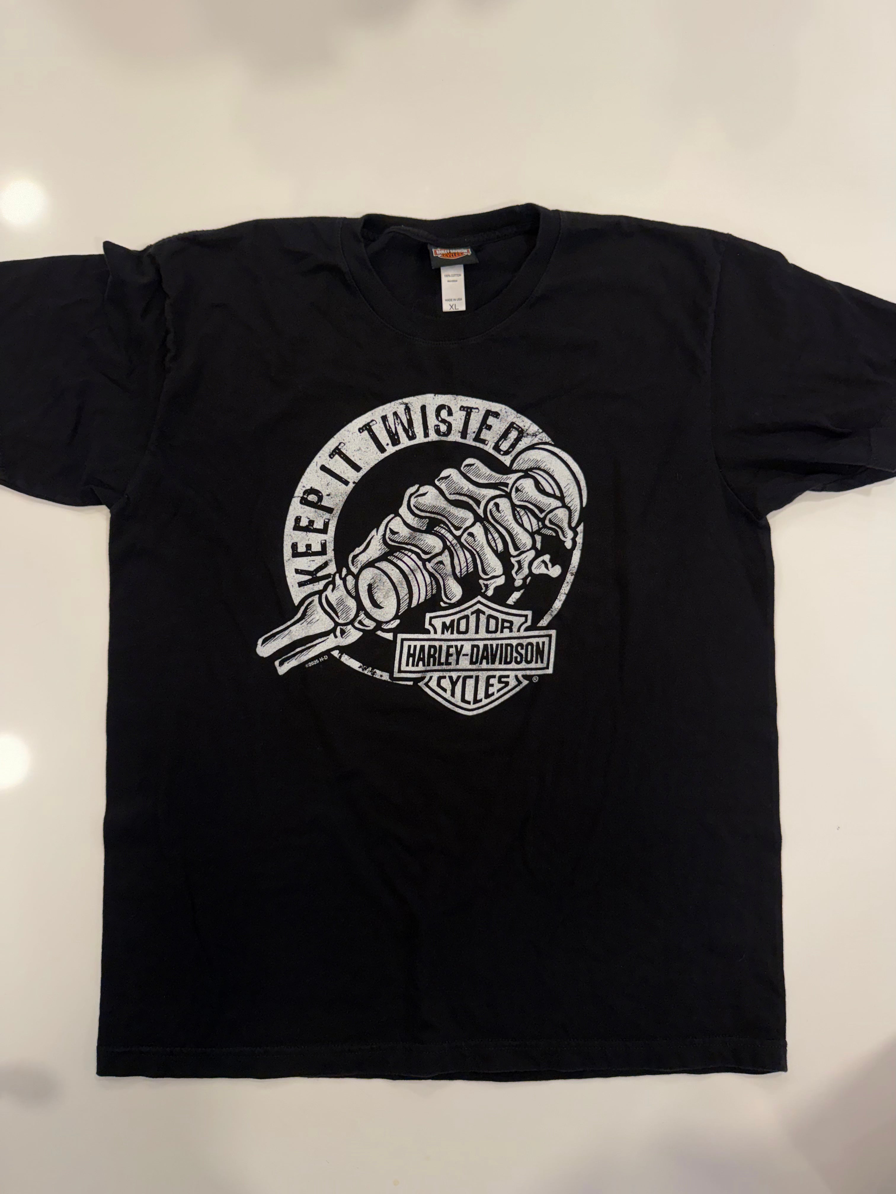 Van Nuys Cali Keep it Twisted tee