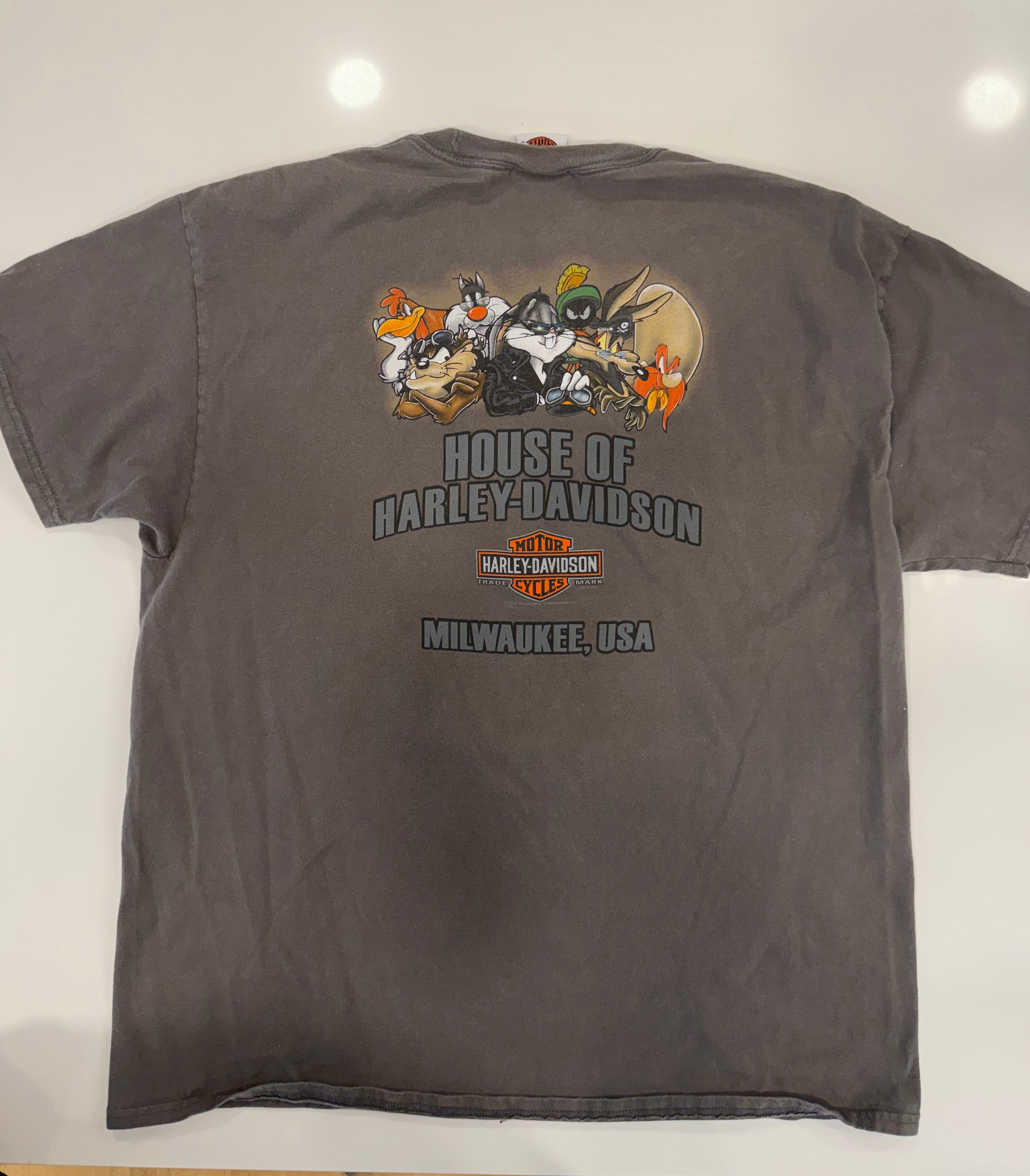 Milwaukee looney tunes T shirt