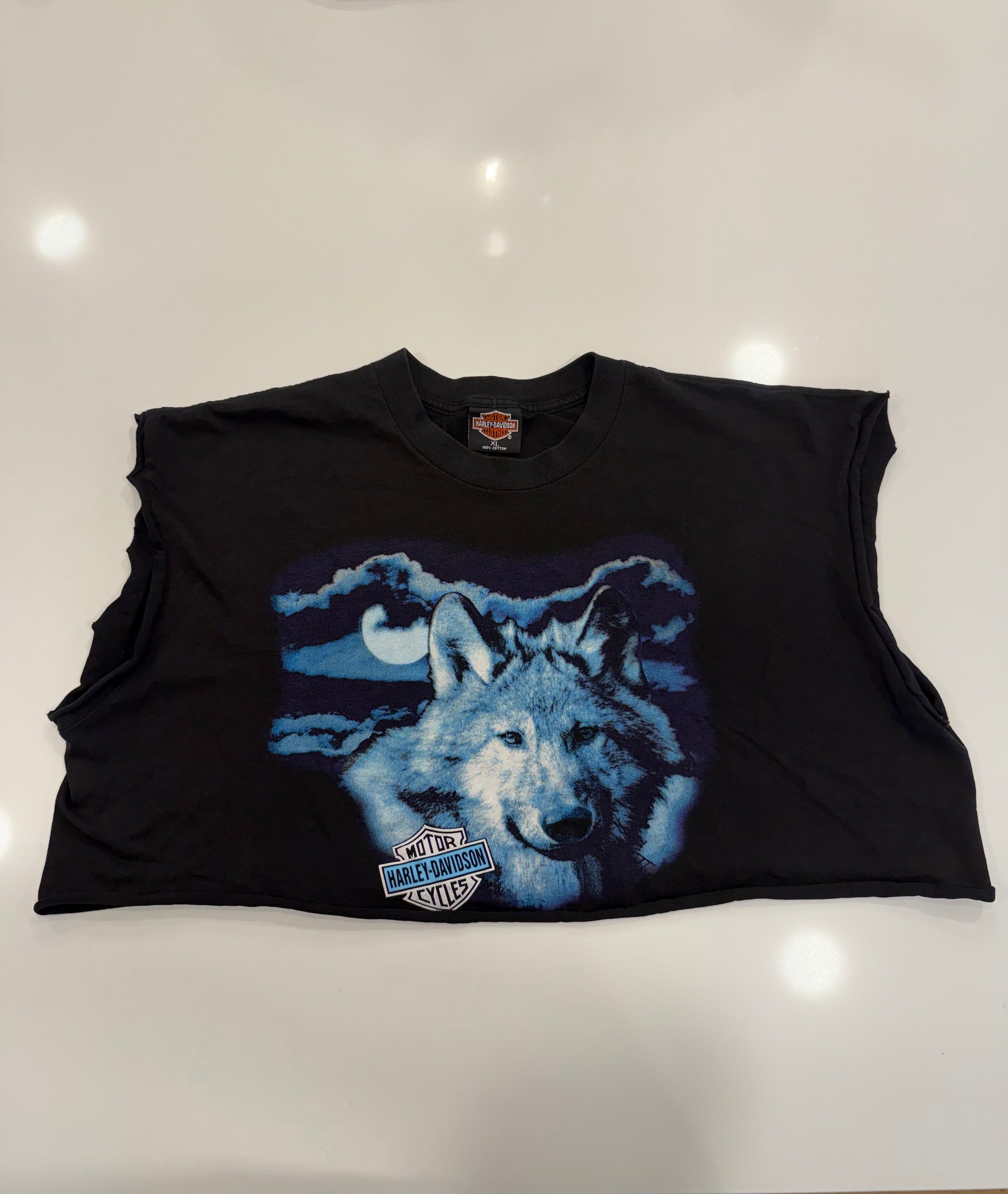 Blue night wolf crop