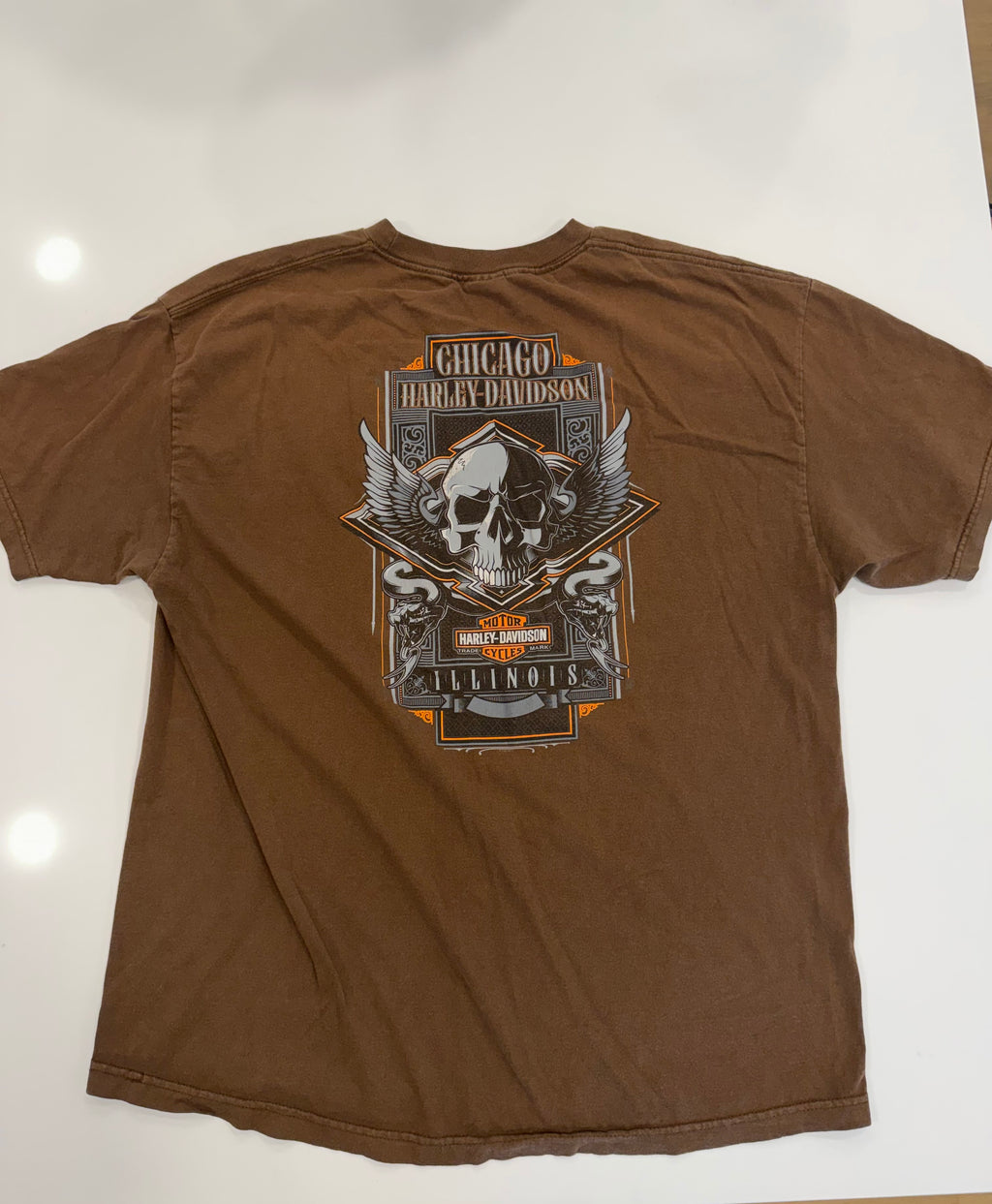 Brown pin-up girl tee