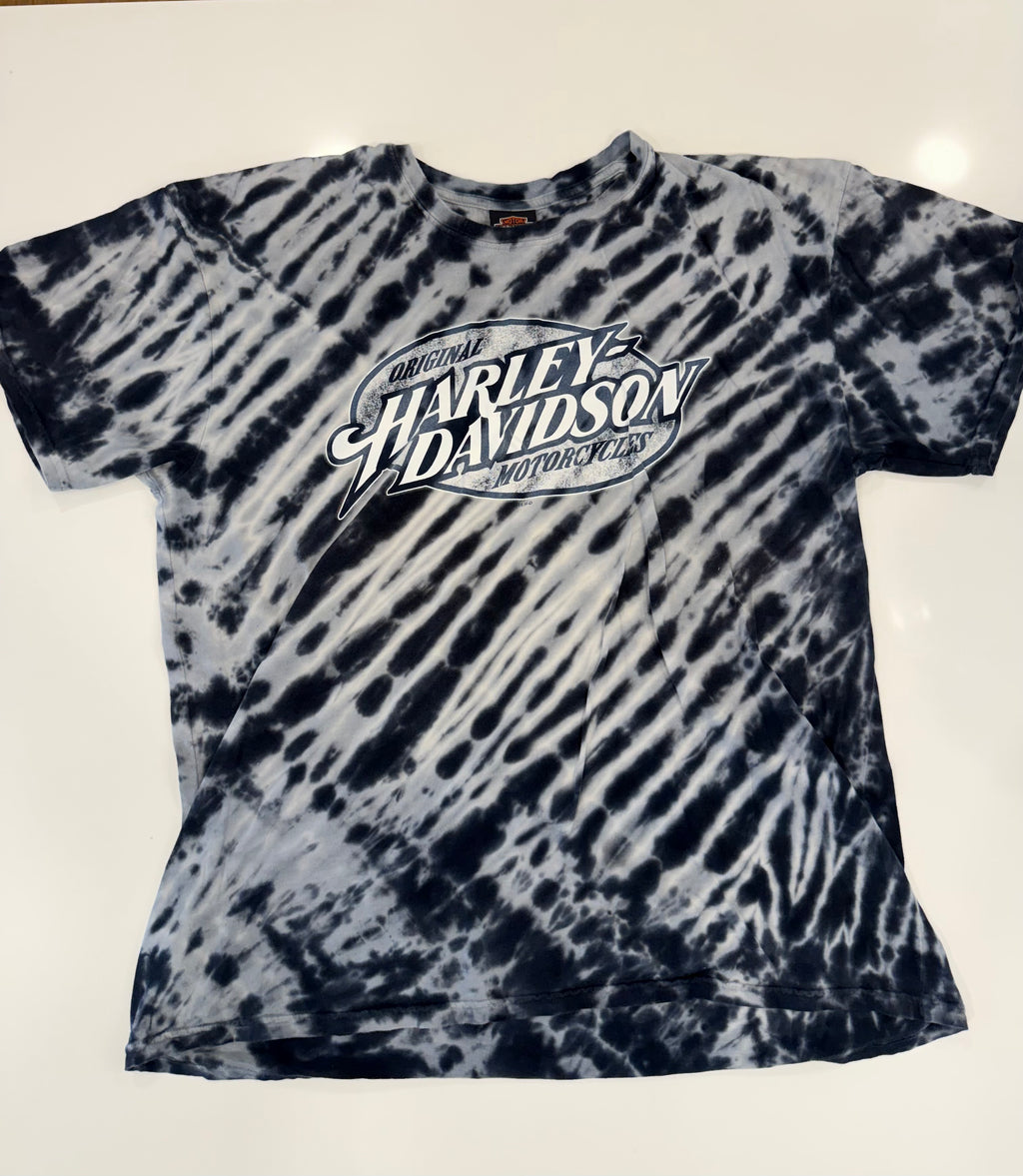 Blue/grey/white tie dye tee