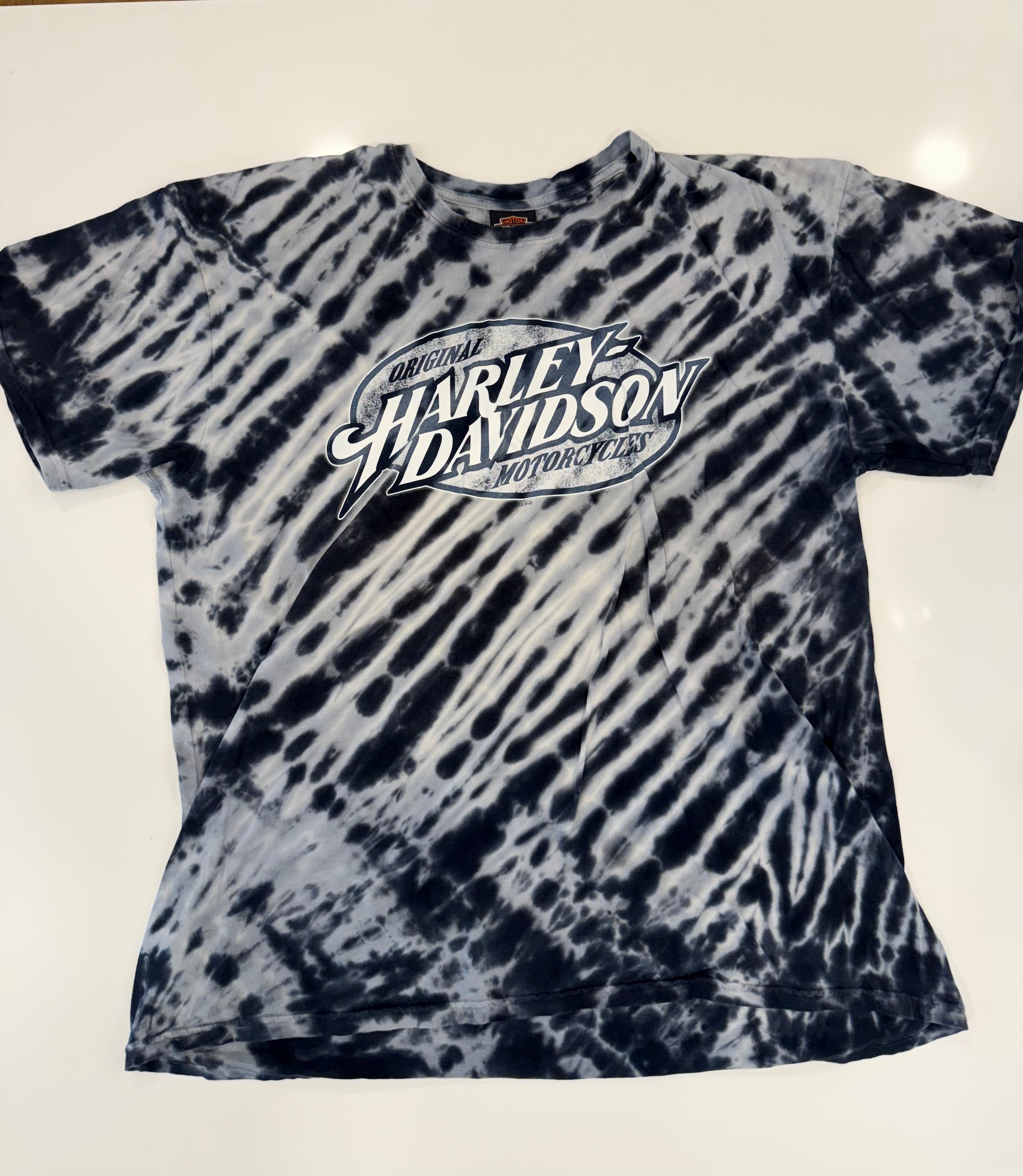 Blue/grey/white tie dye tee