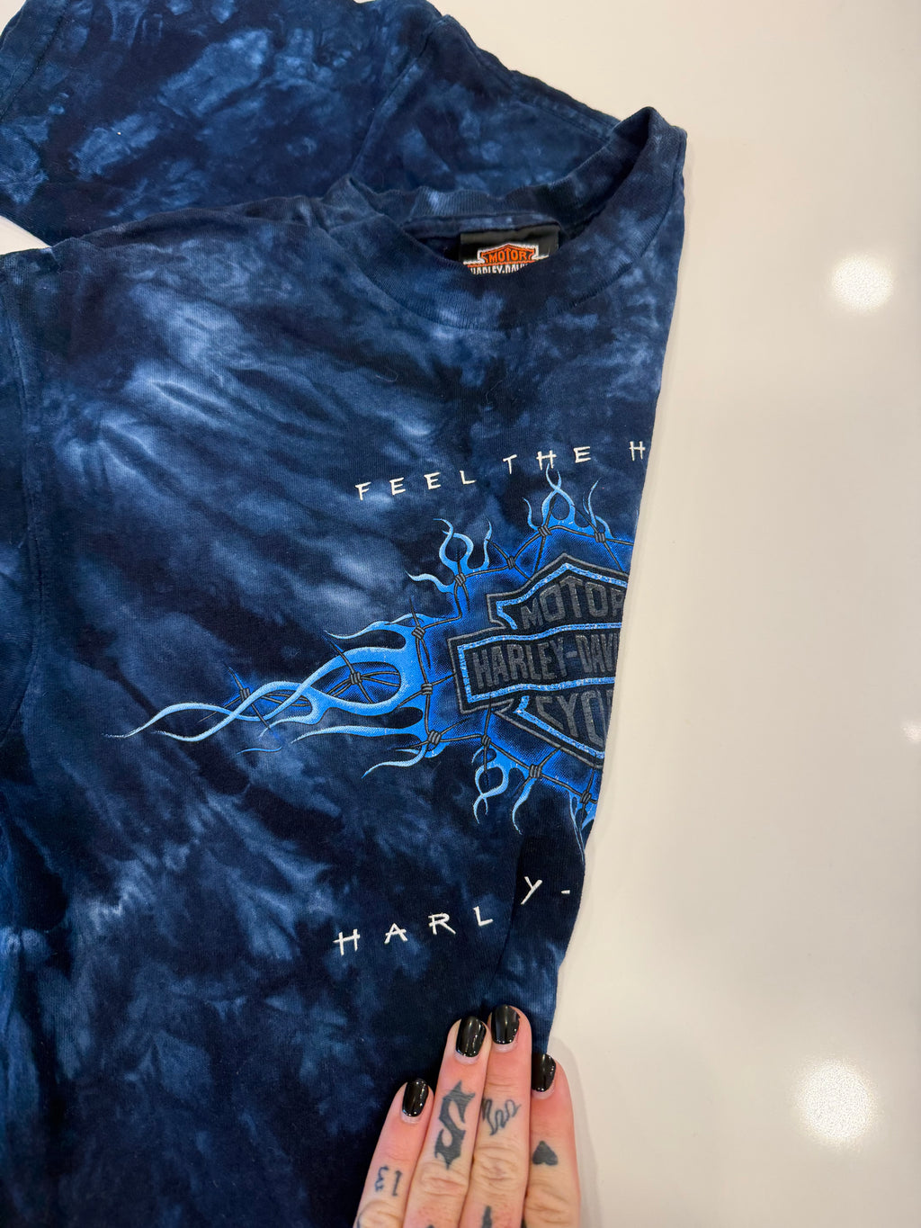 Dark blue y2k flames/barb wire tee
