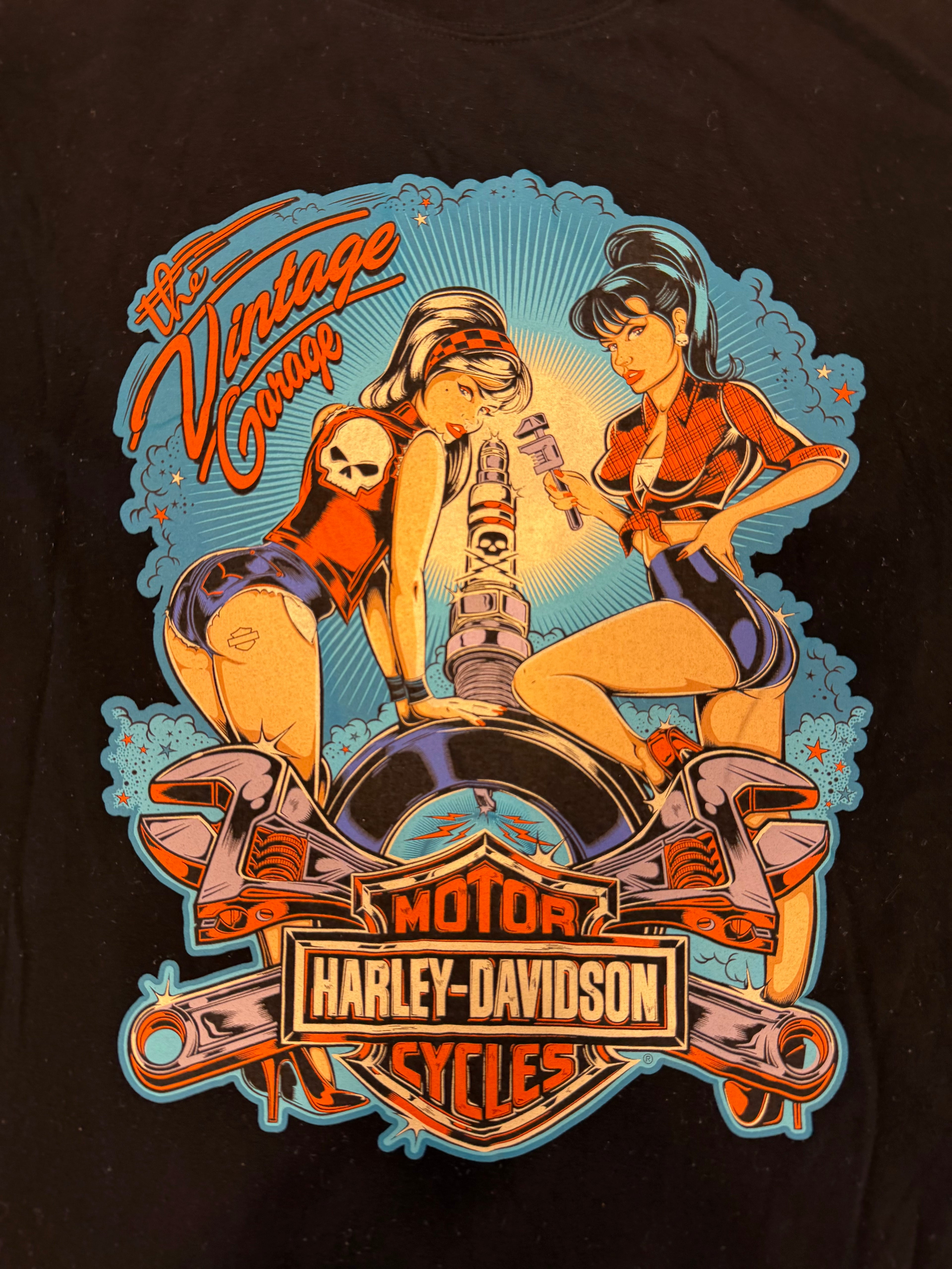 Retro pin-up girls tee