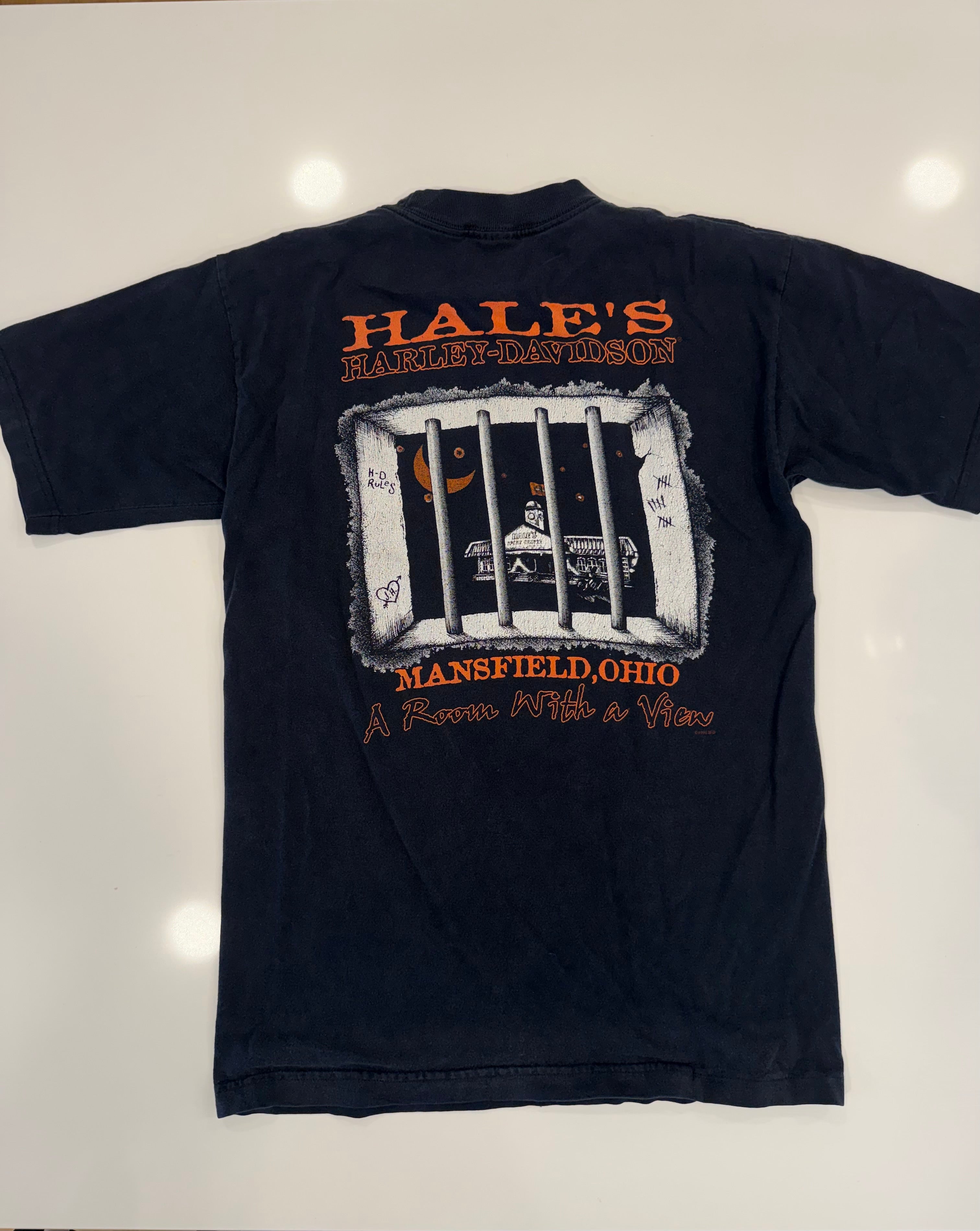 Jail Y2K style tee