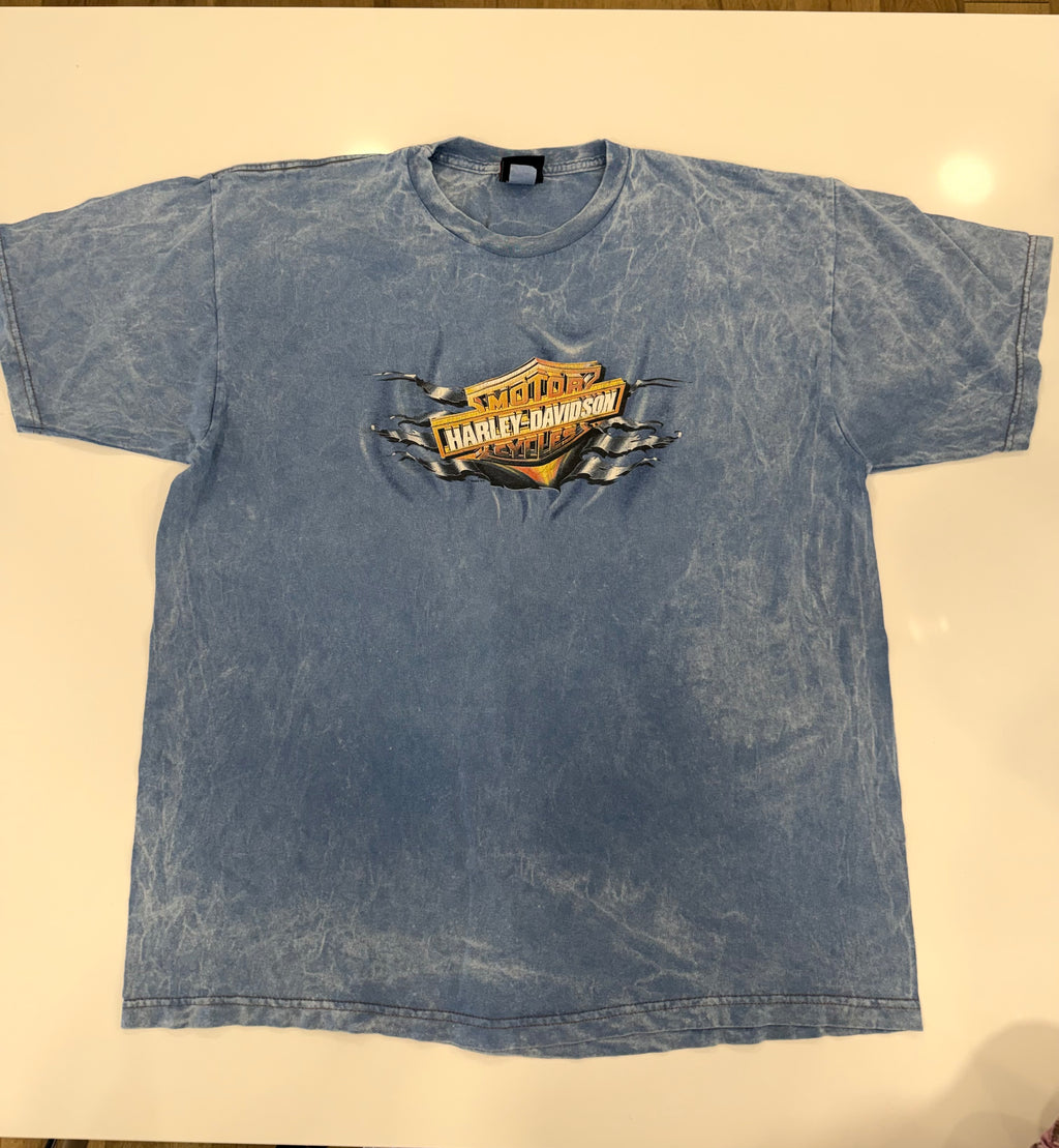 Acid wash claw shirt