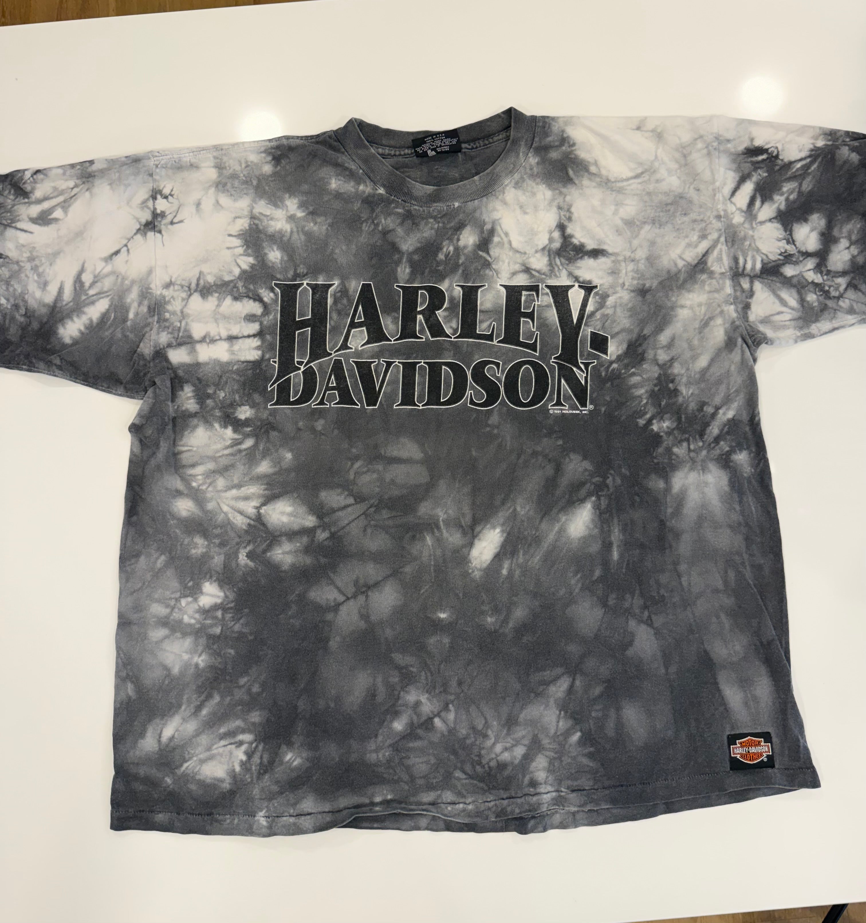 Grey and white tie dye